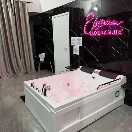 Elysium Luxury بيت للعطل