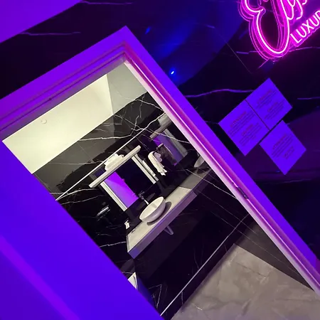 Elysium Luxury بيت للعطل تْرابْيا